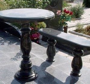 Скамья и стол из гранита Скамья и стол из гранита
