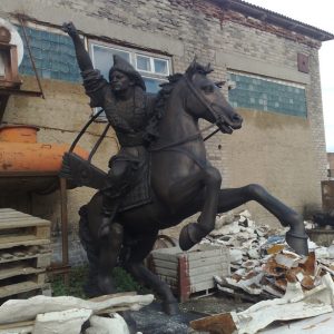 Бронзовая скульптура: Казак на коне
