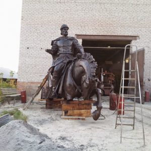 Бронзовая скульптура: Русский воин на коне Бронзовая скульптура: Русский воин на коне