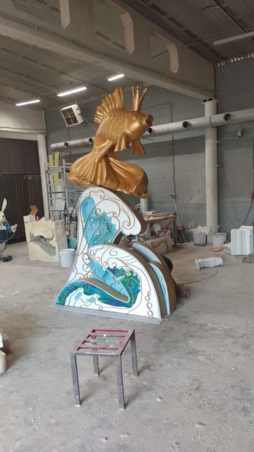 Cкульптура из пенопласта и стеклопластика: Золотая рыбка Cкульптура из пенопласта и стеклопластика: Золотая рыбка