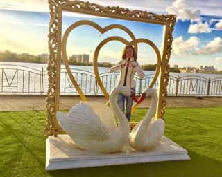 Скульптура на заказ: Лебеди в рамке Скульптура на заказ: Лебеди в рамке