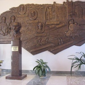 Барельеф из пенопласта и стеклопластика для железнодорожной станции Барельеф из пенопласта и стеклопластика для железнодорожной станции