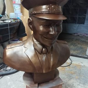 Полигональная скульптура: Медведь Полигональная скульптура: Медведь