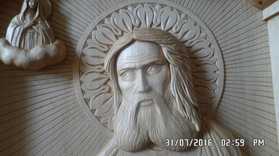 Икона из дерева: батюшка Серафим Саровский Икона из дерева: батюшка Серафим Саровский
