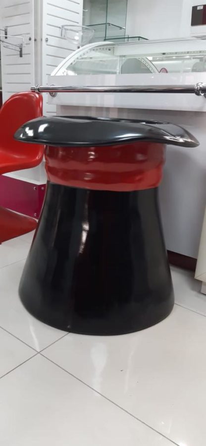 Скульптура из стеклопластика: Шляпа