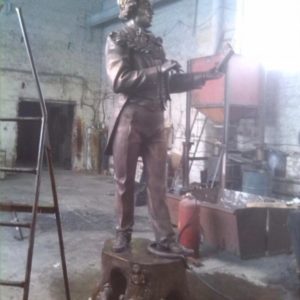 Бронзовая скульптура: Козьма Прутков Бронзовая скульптура: Козьма Прутков