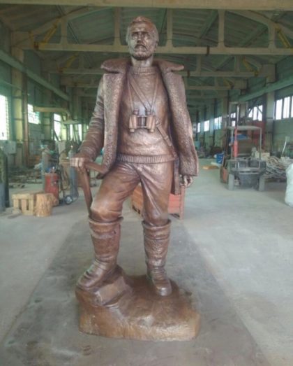 Бронзовая скульптура: Памятник геологу Бронзовая скульптура: Памятник геологу