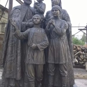 Бронзовая скульптура: Памятник православной семье Бронзовая скульптура: Памятник православной семье