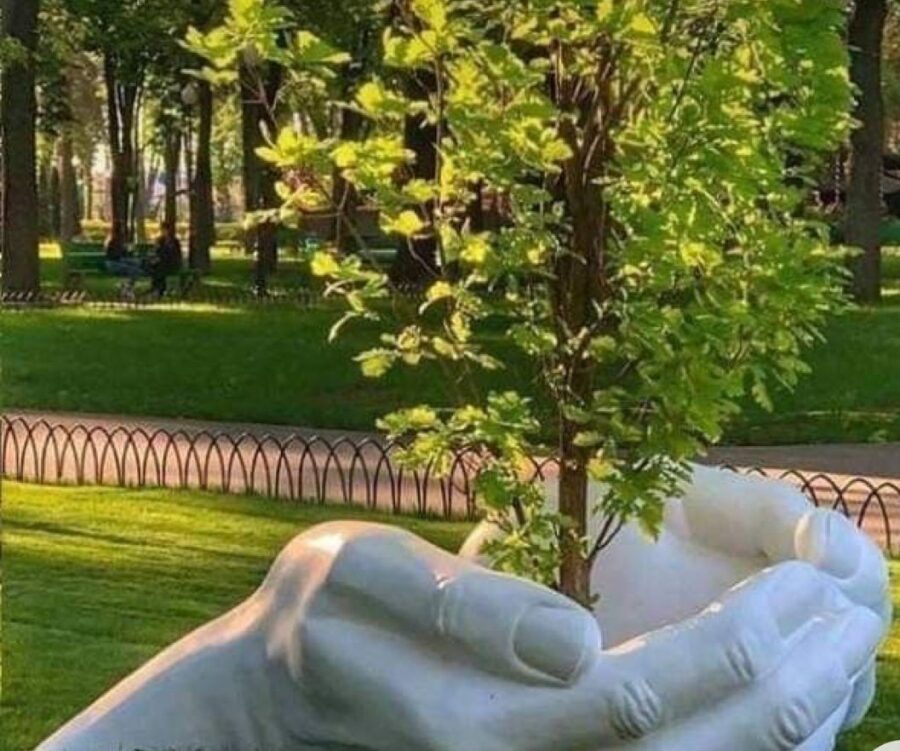 Скульптура: Ладони-клумба. Пригоршня природы. Скульптура: Ладони-клумба. Пригоршня природы.