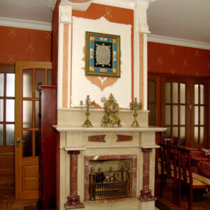 Классический мраморный камин